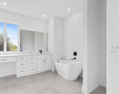 13438 Mcintosh Avenue - Photo Thumbnail 30