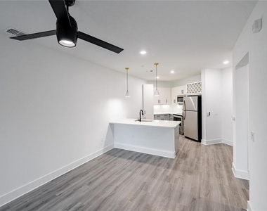 1420 Lakefront Drive - Photo Thumbnail 8