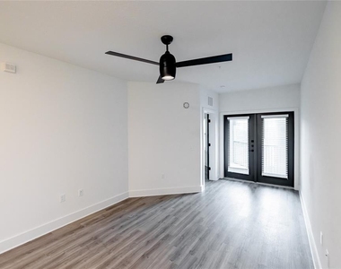 1420 Lakefront Drive - Photo Thumbnail 11