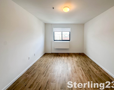 31-72 31st Street - Photo Thumbnail 3