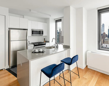 606 West 57th Street - Photo Thumbnail 12