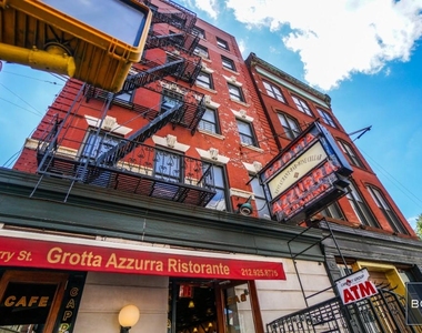 164 Mott Street - Photo Thumbnail 12