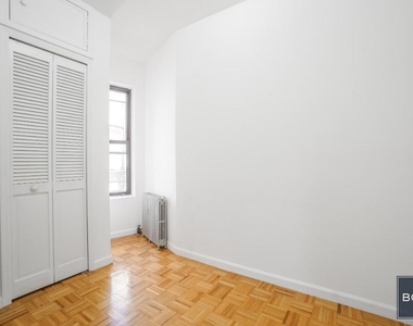 164 Mott Street - Photo Thumbnail 5