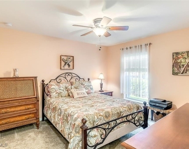 10025 Oakhurst Way - Photo Thumbnail 16