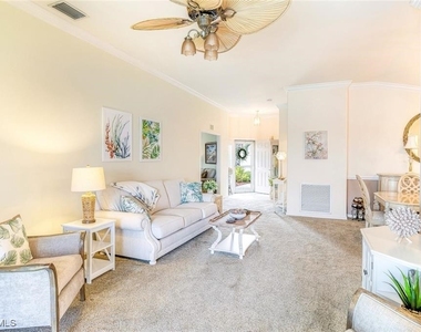 10025 Oakhurst Way - Photo Thumbnail 4