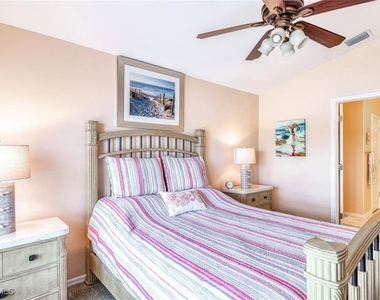 10025 Oakhurst Way - Photo Thumbnail 12