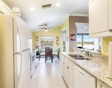 10025 Oakhurst Way - Photo Thumbnail 5