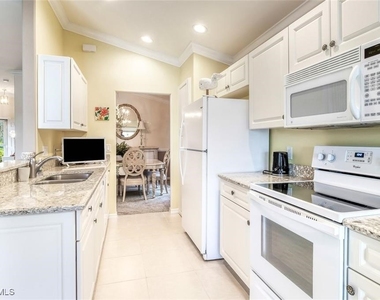 10025 Oakhurst Way - Photo Thumbnail 6