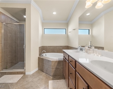 9510 Avellino Way - Photo Thumbnail 8