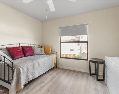 9510 Avellino Way - Photo Thumbnail 11