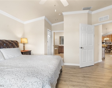 9510 Avellino Way - Photo Thumbnail 7