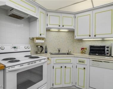 4005 Gulf Shore Boulevard N - Photo Thumbnail 15