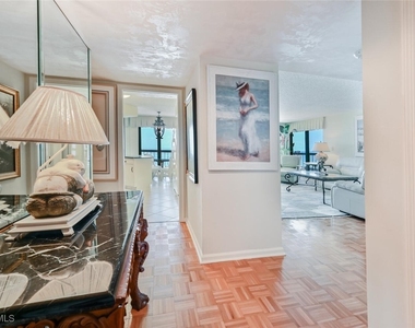 4551 Gulf Shore Boulevard N - Photo Thumbnail 8