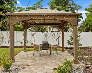 2407 S Lois Avenue - Photo Thumbnail 45