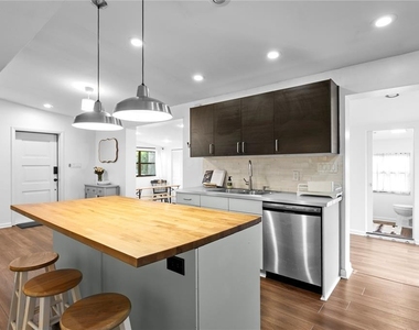 2407 S Lois Avenue - Photo Thumbnail 7
