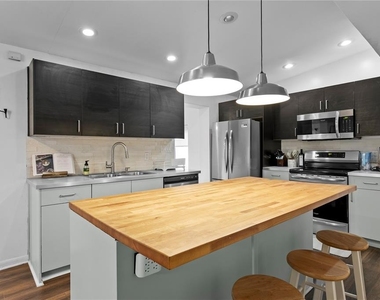 2407 S Lois Avenue - Photo Thumbnail 6