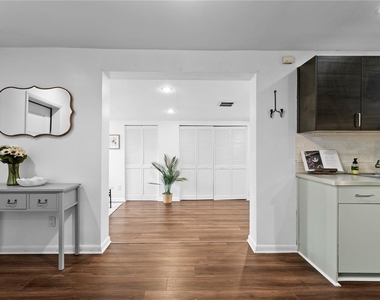 2407 S Lois Avenue - Photo Thumbnail 13