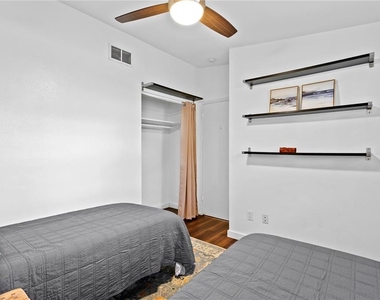 2407 S Lois Avenue - Photo Thumbnail 11