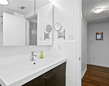 2407 S Lois Avenue - Photo Thumbnail 12