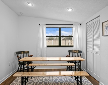 2407 S Lois Avenue - Photo Thumbnail 15