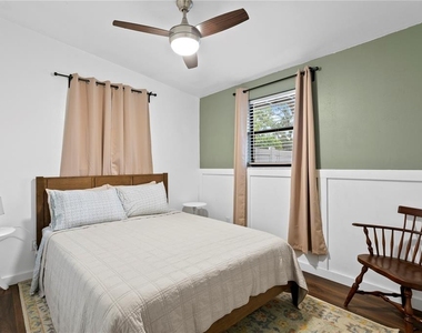2407 S Lois Avenue - Photo Thumbnail 10