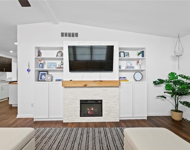 2407 S Lois Avenue - Photo Thumbnail 3