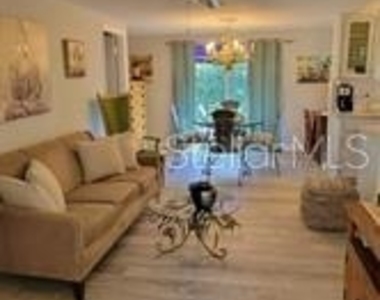 1370 Greenway Drive - Photo Thumbnail 16