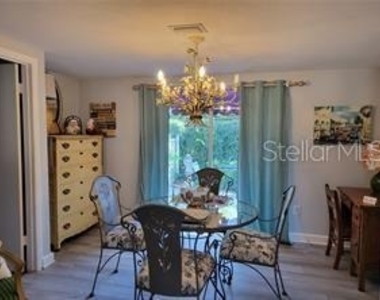 1370 Greenway Drive - Photo Thumbnail 8