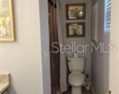 1370 Greenway Drive - Photo Thumbnail 4