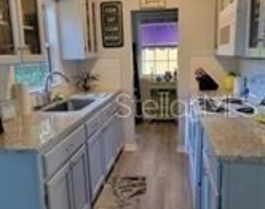 1370 Greenway Drive - Photo Thumbnail 14