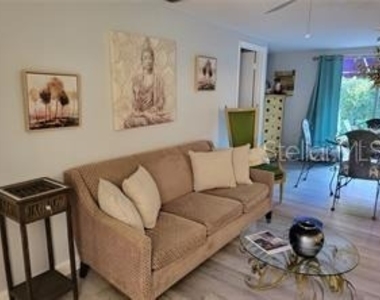 1370 Greenway Drive - Photo Thumbnail 17