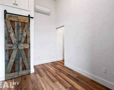 16 Howard Avenue - Photo Thumbnail 5