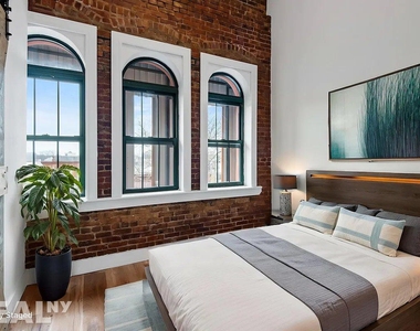 16 Howard Avenue - Photo Thumbnail 2