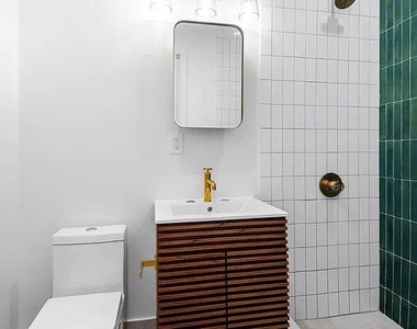 16 Howard Avenue - Photo Thumbnail 6