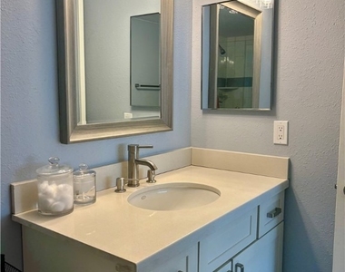 800 Meadowland Drive - Photo Thumbnail 11