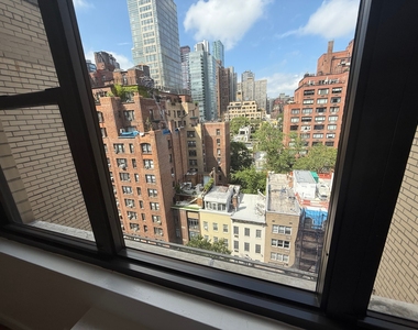  East 49th Street - Photo Thumbnail 11