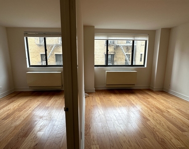 West 96th Street - Photo Thumbnail 4