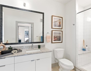 2305 Summer St - Photo Thumbnail 2