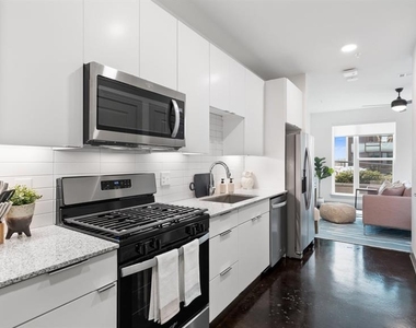 2305 Summer St - Photo Thumbnail 1