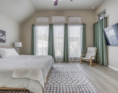 29114 Davenport Drive - Photo Thumbnail 20