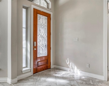29114 Davenport Drive - Photo Thumbnail 2