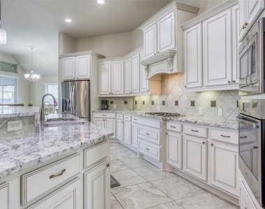 29114 Davenport Drive - Photo Thumbnail 10