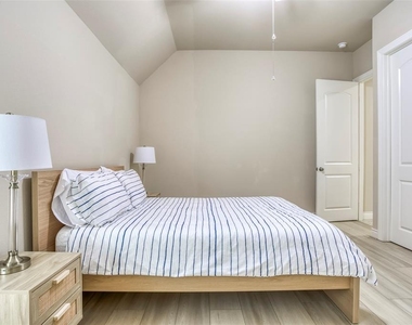 29114 Davenport Drive - Photo Thumbnail 27