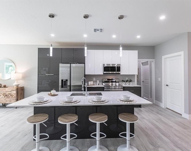14113 Canadian Avenue - Photo Thumbnail 13