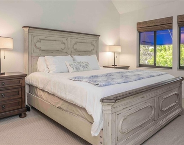 1912 Harbourside Drive - Photo Thumbnail 12