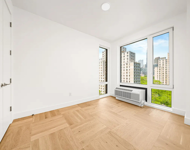 526 Baltic Street - Photo Thumbnail 2