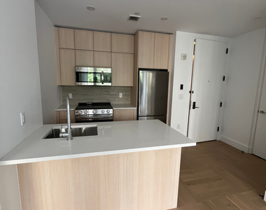 526 Baltic Street - Photo Thumbnail 5