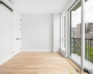 22 Frost Street - Photo Thumbnail 2