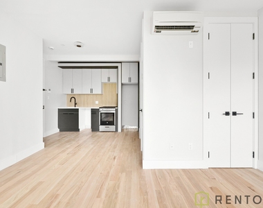 22 Frost Street - Photo Thumbnail 7