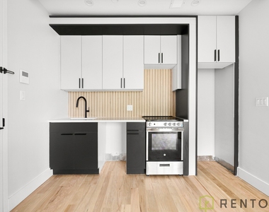 22 Frost Street - Photo Thumbnail 8